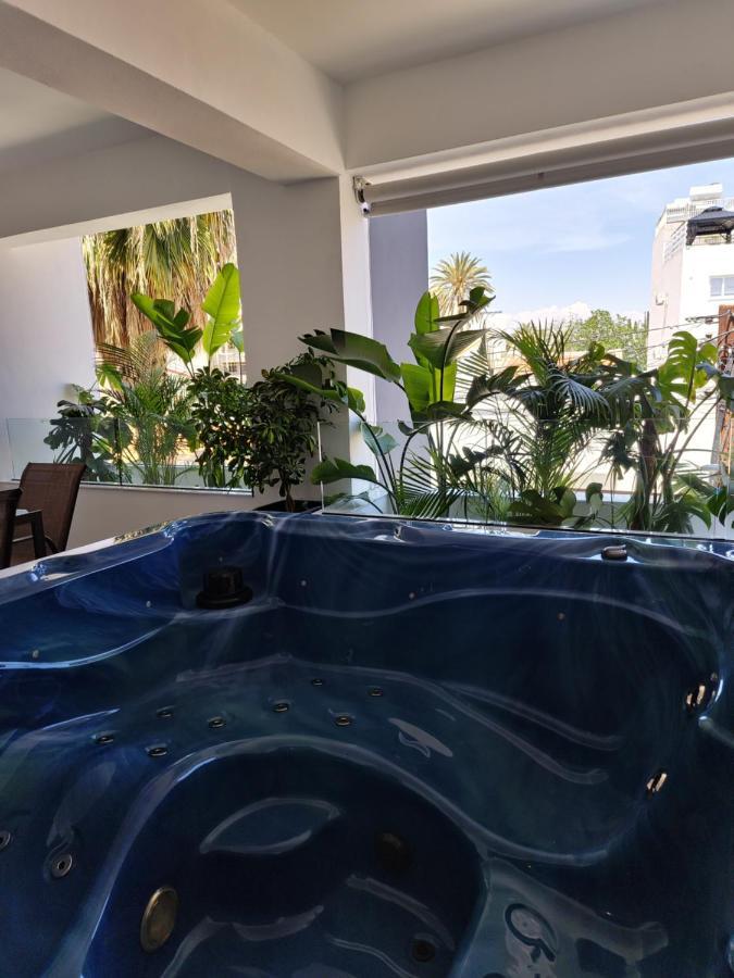 Carisa Deluxe Apartment With Jacuzzi 拉纳卡 外观 照片