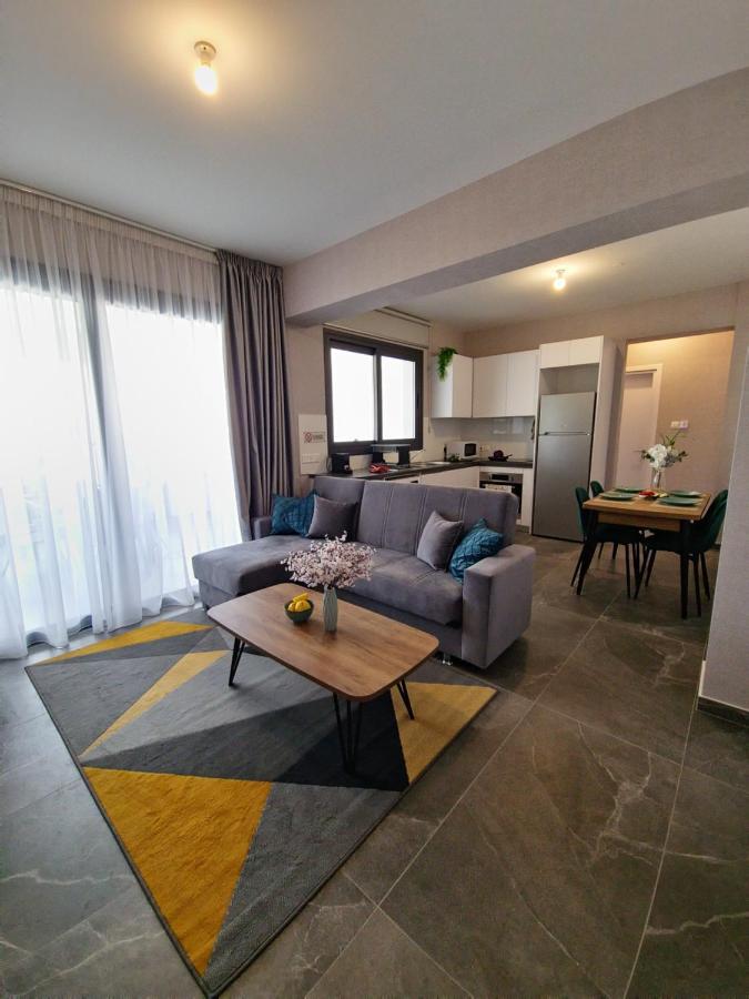 Carisa Deluxe Apartment With Jacuzzi 拉纳卡 外观 照片